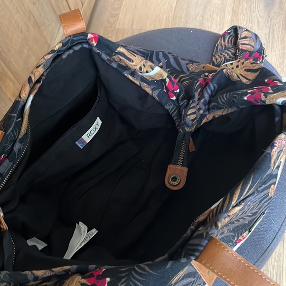 Roxy Duffle Bag - Picture 3 of 3